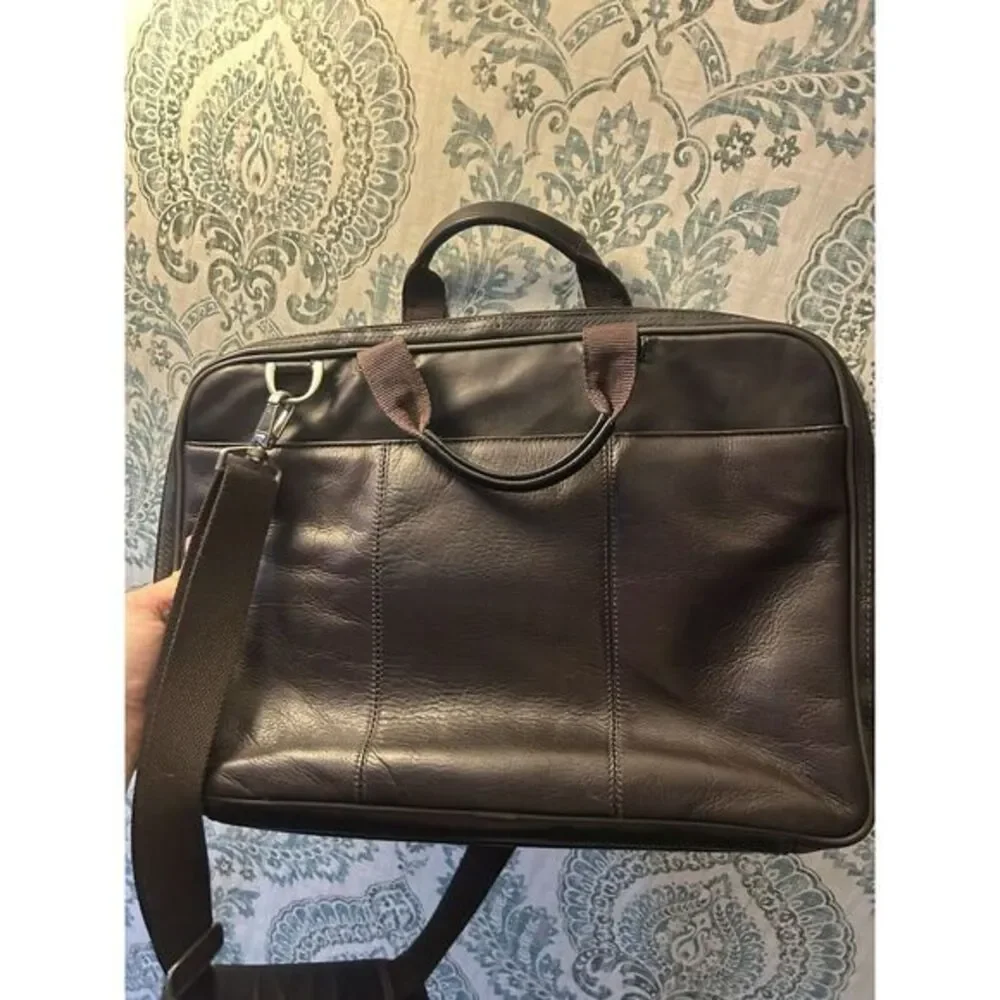 Kenneth Cole REACTION Risky Business Messenger Leather‎ Crossbody Laptop Bag 17
